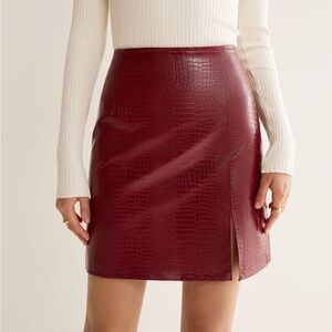 Commense Faux Croc Leather Mini Skirt in Burgundy